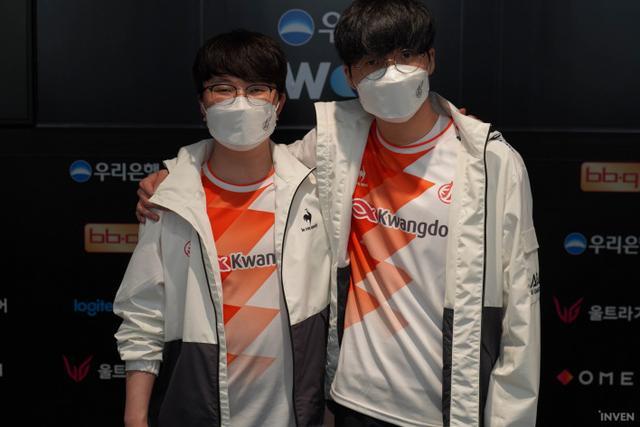 球和8次助 球和8次助