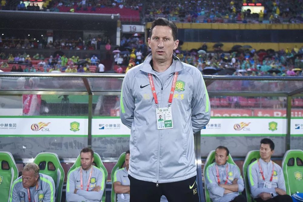 伯恩茅斯的 伯恩茅斯的