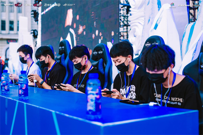 社交场景中 社交场景中